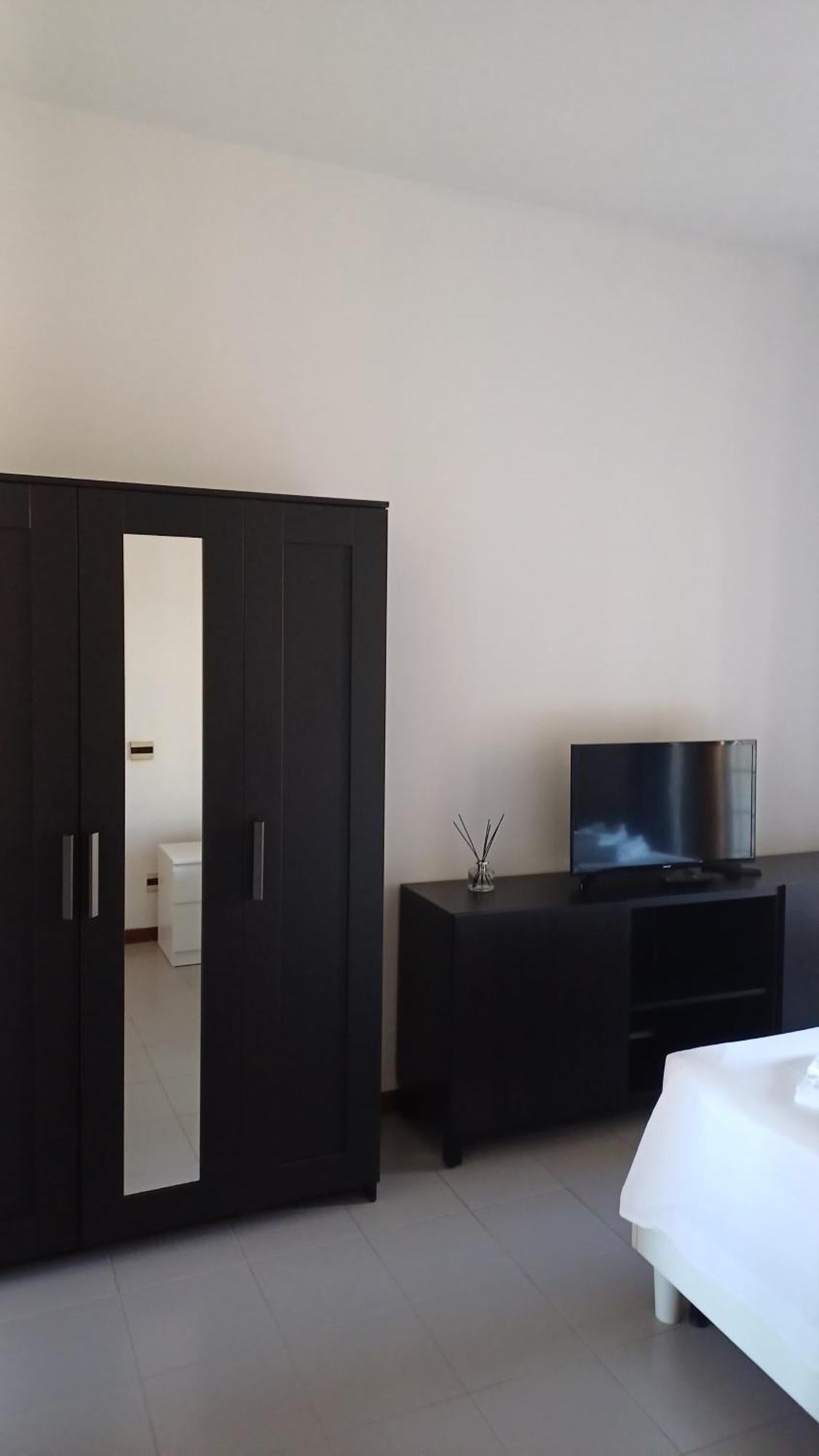 H24 Apartment Tivoli Bagian luar foto